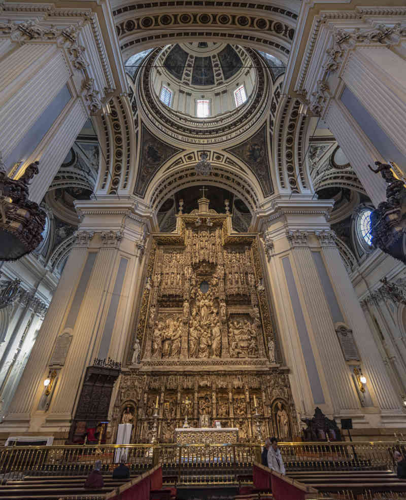 Zaragoza 016 - basílica de Nuestra Señora del Pilar.jpg